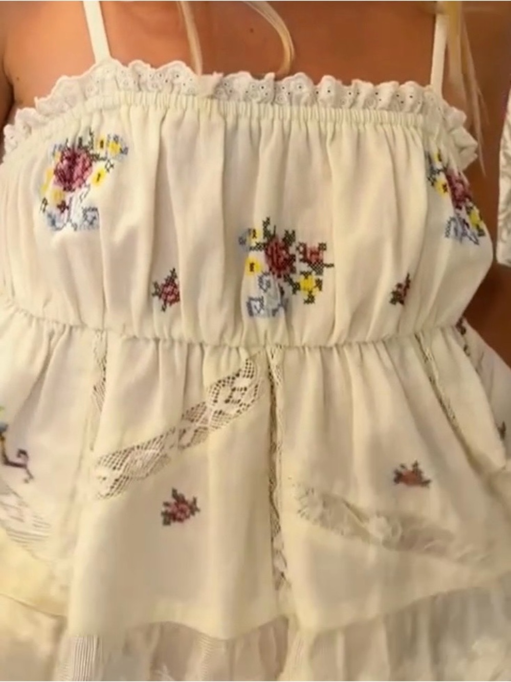 NWT $49 Natural Life Lg Floral-Embroidered Smocked Top - Picture 3 of 7